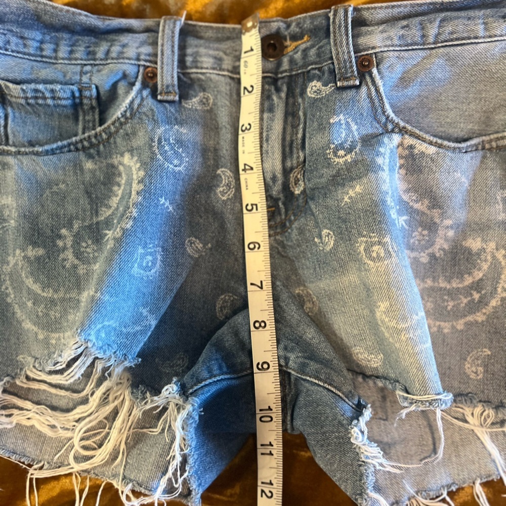 Lucky Cutoff Distressed Jean Shorts 6 - Picture 8 of 8